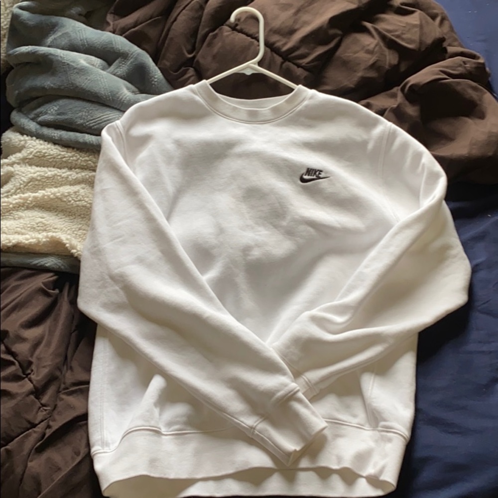 nike crew neck 🤎 original was $60!